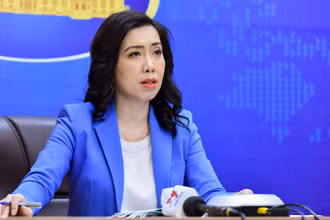 Người phát ngôn Bộ Ngoại giao Lê Thị Thu Hằng tại buổi họp báo. (Ảnh: Bộ Ngoại giao)
