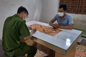 Đối tượng Phạm Văn Dương tại cơ quan điều tra. 
