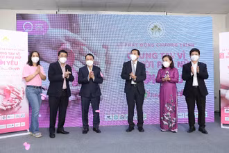 Các đại biểu tại lễ phát động.