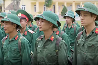 Cảnh trong phim "Con đường có mặt trời". (Ảnh từ phim)