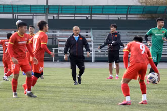 Các tuyển thủ U23 Việt Nam trên sân tập chiều 21/10. (Ảnh: VFF)