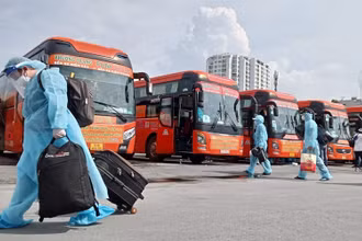 Người dân được đưa về quê miễn phí tại bến xe Miền Đông, TP Hồ Chí Minh.