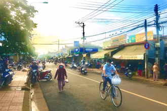 Cuộc sống của người dân ở TP Long Khánh đang từng bước trở lại trạng thái bình thường mới.