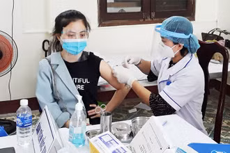 Tỉnh Quảng Trị tăng cường tiêm vaccine phòng chống Covid-19 cho nhiều đối tượng trên địa bàn TP Đông Hà.