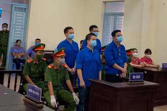 Các bị cáo tại phiên tòa.