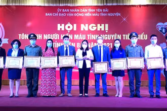 Yên Bái tôn vinh hơn 100 tập thể, cá nhân hiến máu tình nguyện tiêu biểu
