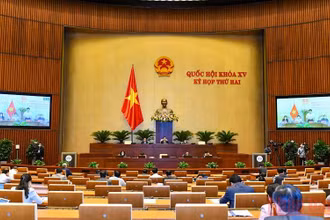 Toàn cảnh phiên họp của Quốc hội chiều 27/10. (Ảnh: LINH NGUYÊN)