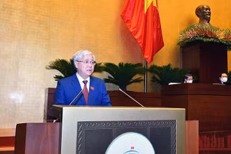 Chủ tịch Ủy ban Trung ương Mặt trận Tổ quốc Việt Nam Đỗ Văn Chiến trình bày báo cáo. Ảnh: Duy Linh - Thủy Nguyên