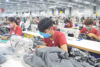 Quảng Ngãi cam kết đồng hành cùng doanh nghiệp đẩy mạnh sản xuất, kinh doanh trong bối cảnh phòng, chống dịch bệnh. 