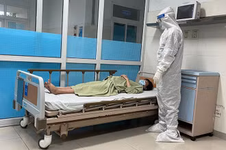 Nhập viện trong đêm với nguy cơ sinh non, Phương Anh được các y bác sĩ ở Bệnh viện Sản Nhi tỉnh Quảng Ngãi hỗ trợ điều trị, chăm sóc kịp thời.