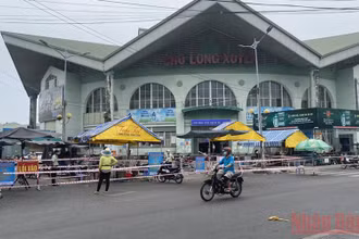Chợ Long Xuyên tiếp tục tạm ngưng hoạt động. (Ảnh: THANH DŨNG)