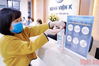Rửa tay sát khuẩn phòng, chống Covid-19. 