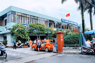 Bến xe Niệm Nghĩa (Hải Phòng).