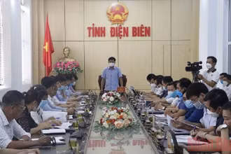 Lãnh đạo UBND tỉnh Điện Biên đối thoại với Hiệp hội doanh nghiệp tỉnh.