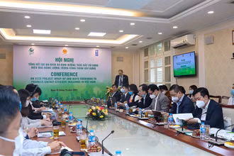 Các đại biểu tham dự hội nghị “Nâng cao hiệu quả sử dụng năng lượng trong các tòa nhà thương mại, chung cư cao tầng.” (Ảnh: UNDP)
