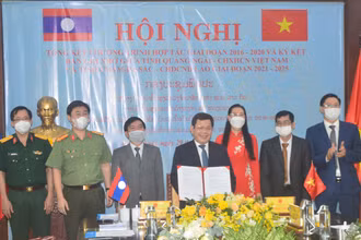Lãnh đạo tỉnh Quảng Ngãi ký kết bản ghi nhớ hợp tác với tỉnh Champasak.