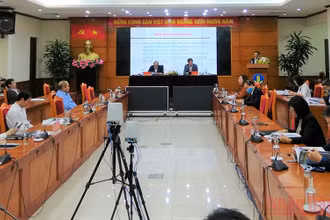 Hội nghị tổng kết Nghị quyết 13 về nâng cao hiệu quả kinh tế tập thể.