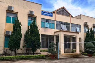 Văn phòng Đăng ký Đất đai, Sở Tài nguyên và Môi trường tỉnh Đắk Nông, đơn vị ký hợp đồng và quản lý bị can Phạm Hồng Thái.