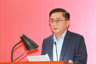 Đồng chí Trần Cẩm Tú phát biểu tại hội nghị.
