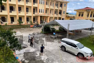 Bệnh viện dã chiến tỉnh Phú Thọ chuẩn bị cơ sở vật chất chuẩn bị đón người nhiễm Covid-19.