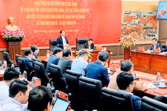 Phó Thủ tướng Lê Văn Thành phát biểu ý kiến tại buổi làm việc với Thành ủy Hải Phòng.
