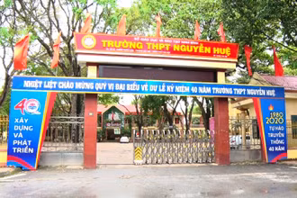 Trường THPT Nguyễn Huệ, TP Tam Điệp, chấp hành nghiêm các biện pháp phòng, chống dịch Covid-19.