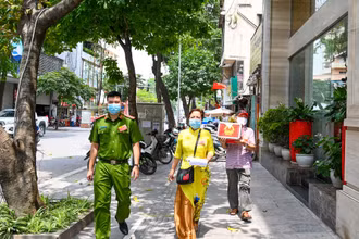 Hòm phiếu lưu động phục vụ cử tri ngày bầu cử