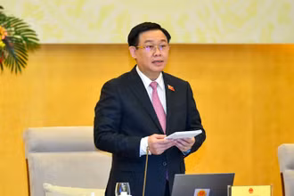 Chủ tịch Quốc hội Vương Đình Huệ, Chủ tịch Hội đồng Bầu cử quốc gia phát biểu khai mạc hội nghị. (Ảnh: DUY LINH)