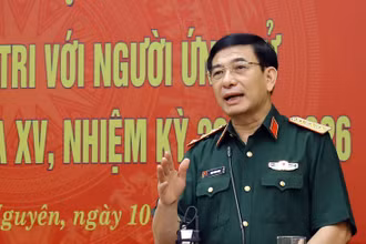 Thượng tướng Phan Văn Giang trình bày chương trình hành động nếu trúng cử ĐBQH khóa XV với đại diện cử tri đơn vị bầu cử số 2, tỉnh Thái Nguyên.