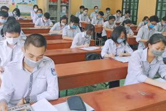 Hơn 44 nghìn học sinh lớp 9 và 12 ở Thái Bình trở lại trường học tập