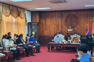 Chung tay giúp Lào phòng, chống dịch Covid-19