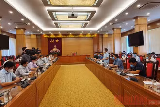 Buổi làm việc giữa tỉnh Vĩnh Phúc và Bộ Y tế chiều 2-5.