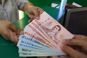 Chính phủ Thái Lan ngày 18-5 thông qua khoản vay thêm 700 tỷ baht nhằm hỗ trợ phục hồi nền kinh tế vốn đang chịu nhiều tác động từ làn sóng dịch Covid-19 thứ 3. (Ảnh: Bangkok Post)