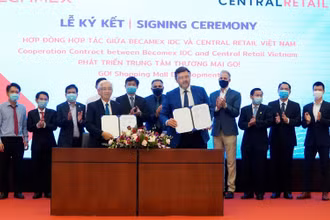 Lãnh đạo Becamex IDC và Tập đoàn Central Retail Việt Nam ký kết Hợp đồng hợp tác phát triển dự án Trung tâm thương mại.