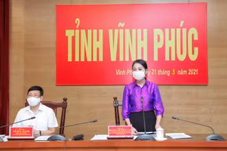 Bí thư Tỉnh ủy và Chủ tịch UBND tỉnh Vĩnh Phúc đối thoại với các doanh nghiệp