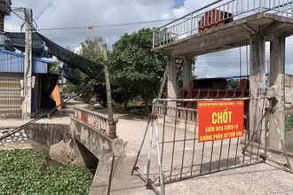 Sau khi phong tỏa xóm Trại thuộc tổ dân phố Tây Kênh, toàn thị trấn Cổ Lễ cũng phải thực hiện giãn cách xã hội từ 0 giờ ngày 8-5.