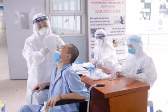 Thay đổi trong chiến lược xét nghiệm, truy vết thần tốc