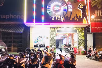 Quán karaoke số 152 Lê Văn Hiến.
