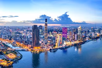 Việt Nam là điểm đến lý tưởng cho những người nước ngoài muốn tiết kiệm tiền trong khi vẫn được hưởng cuộc sống tốt nhất. (Ảnh: TP Hồ Chí Minh/ LONELYPLANET)