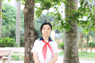 Em Đào Anh Thư, học sinh lớp 8A2, Trường THCS Nguyễn Huy Tưởng, huyện Đông Anh, TP Hà Nội.