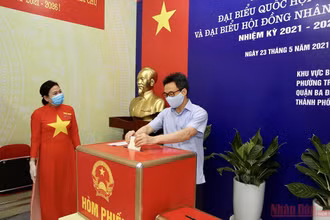 Người dân Thủ đô trong “Ngày hội non sông”
