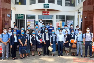 Đoàn công tác của Bộ Y tế Việt Nam tại Bệnh viện đa khoa tỉnh Savannakhet.