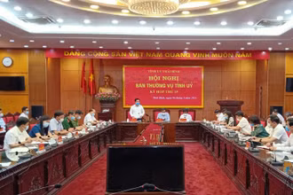 Tỉnh ủy Thái Bình triệu tập cuộc họp khẩn sáng 6-5 khi phát hiện năm ca dương tính với SARS-CoV-2 trên địa bàn.