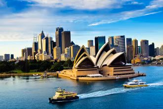 Dù đặt kế hoạch tiêm phòng đầy đủ cho toàn dân vào cuối năm nay, Australia vẫn đóng cửa biên giới tới giữa 2022 (Ảnh: TD)