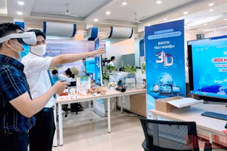 Trải nghiệm triển lãm ảo bằng công nghệ 3D.