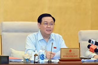 Chủ tịch Quốc hội Vương Đình Huệ phát biểu ý kiến tại cuộc họp. (Ảnh: Duy Linh)
