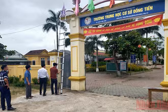 Giáo viên Trường THCS Đồng Tiến (Thạch Hà) chuẩn bị các điều kiện để đón học sinh đến lớp