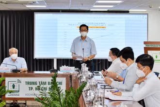 Toàn cảnh buổi họp báo.