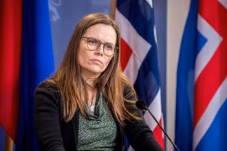 Nữ Thủ tướng Katrin Jakobsdottir của Iceland tại một cuộc họp báo ở Oslo, Na Uy, ngày 3/2/2020. (Ảnh: Reuters)