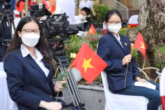Học sinh trong buổi lễ khai giảng trực tuyến năm học 2021-2022
